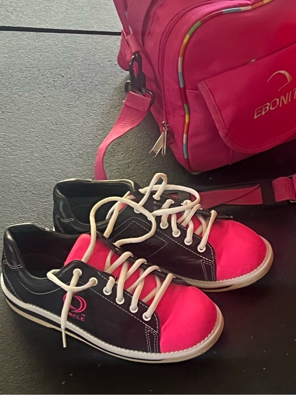 Circle Black and Hot Pink Women's Bowling Shoes